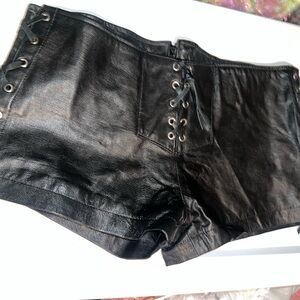 GENUINE LEATHER Unik Biker Babe Shorts